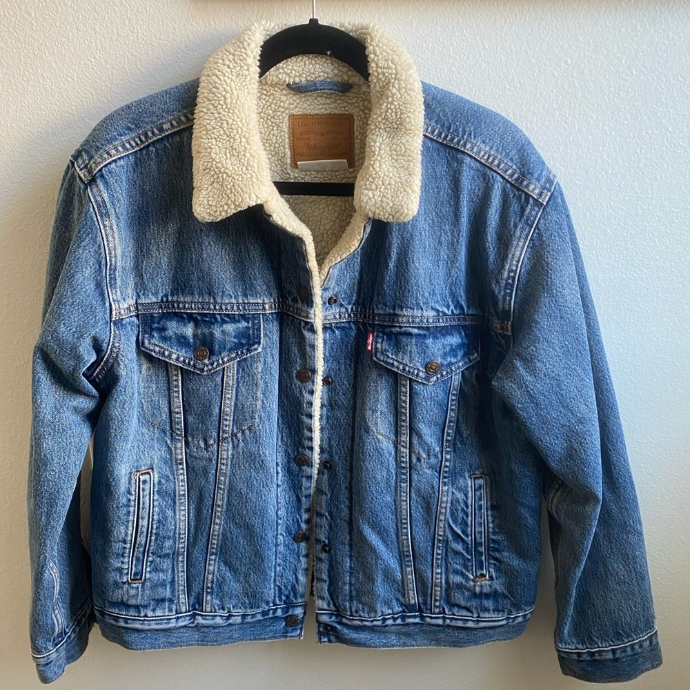 Levi jacket Sherpa lining size L